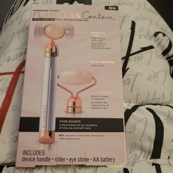 Finishing Touch Flawless Contour Micro Vibrating Facial Roller & Massager - Picture 5 of 6